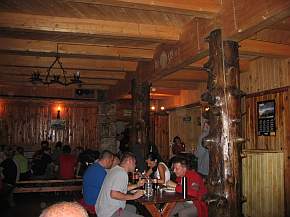 Gastraum in der Chata Piec Stawow