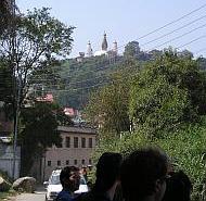 Blick zur Stupa