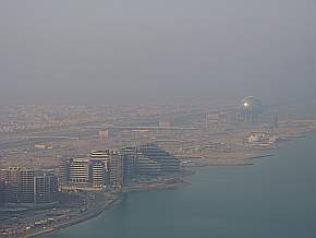 beim Landeanflug auf Abu Dhabi