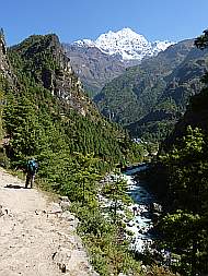 Blick zum Thamserku (6608 m)