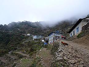 ersten Huser von Namsche Bazar