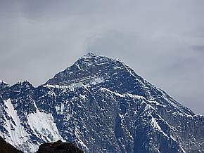 Mt. Everest (8848 m) und Nuptse (7861 m)