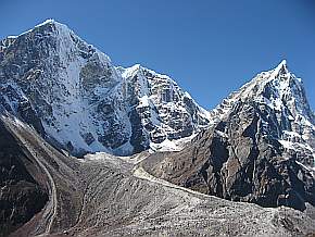 Cholatse (6335 m)