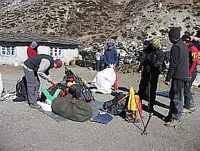 wir beim Zusammenpacken