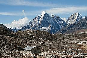 Taboche Peak und Cholatse (6335 m)