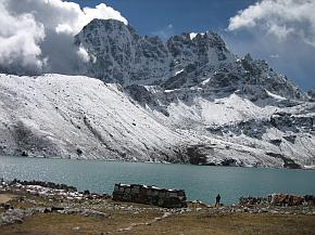 Dudh Pokhari mit Pharilapche (6017 m)