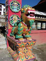 filigrane Arbeiten am Eingangstor