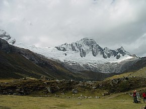 Blick zum Taulliraju (5830 m)